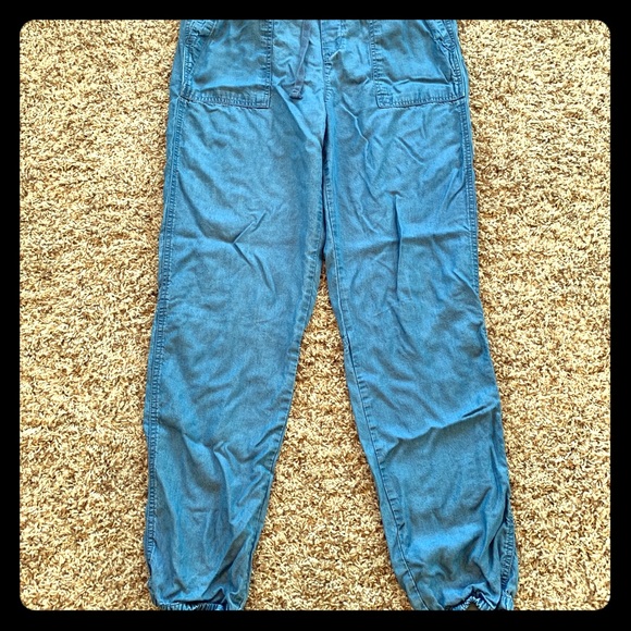 Gap Jogger Jeans - Picture 2 of 4